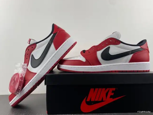 705329-600 Chicago 1 Jordan Retro Low Air 0614